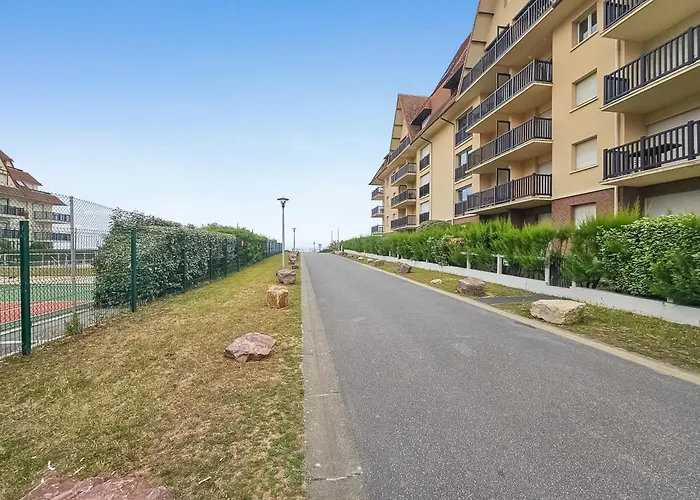 South-facing Terrace, Direct Access