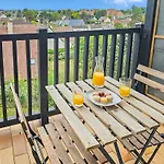 South-facing Terrace, Direct Access 아파트 꺄부흐