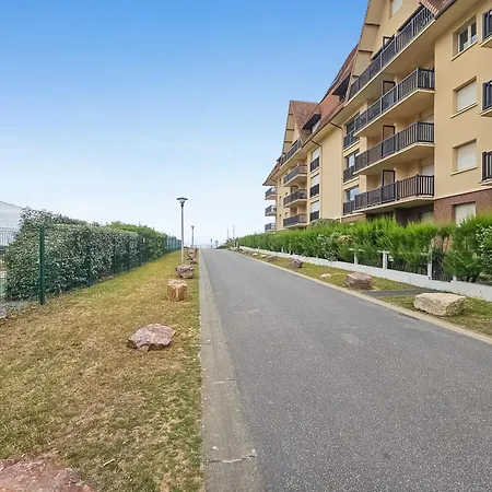 South-facing Terrace, Direct Access