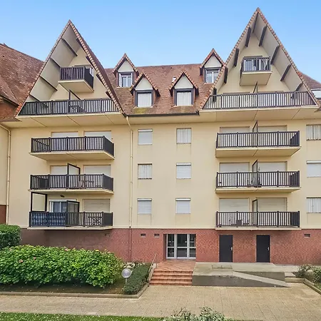 South-facing Terrace, Direct Access Apartman Cabourg