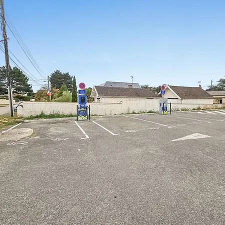 South-facing Terrace, Direct Access *