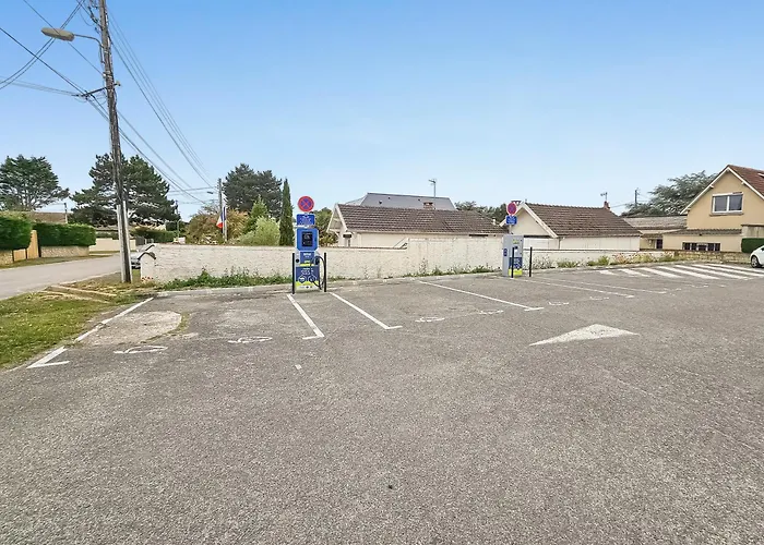 South-facing Terrace, Direct Access *