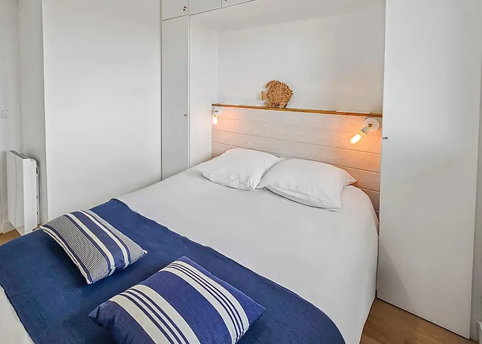 South-facing Terrace, Direct Access *