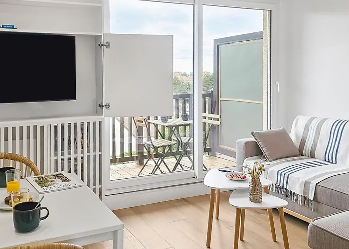 South-facing Terrace, Direct Access *